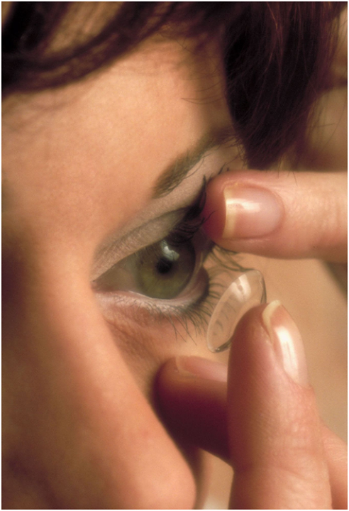 La réalité augmentée fait son entrée dans le secteur des lentilles de contact :