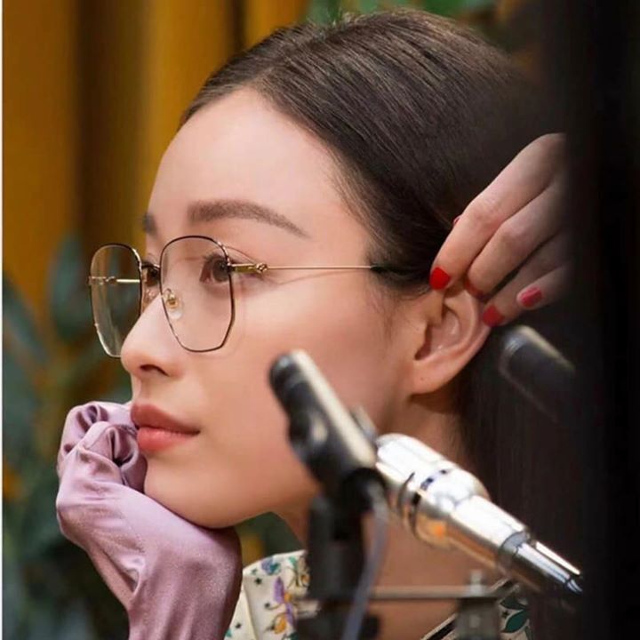 superstar Chinese actress Ni Ni is the new testimonial of Gucci’s 2018-19 campaign. The…
